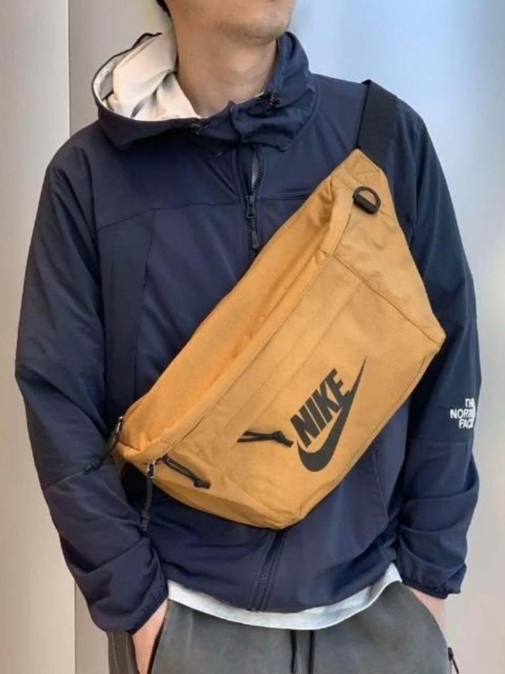 Crossbody Nike Tech Hip Pack 10L Large Waistpack Belt Travel Bag Light Bone